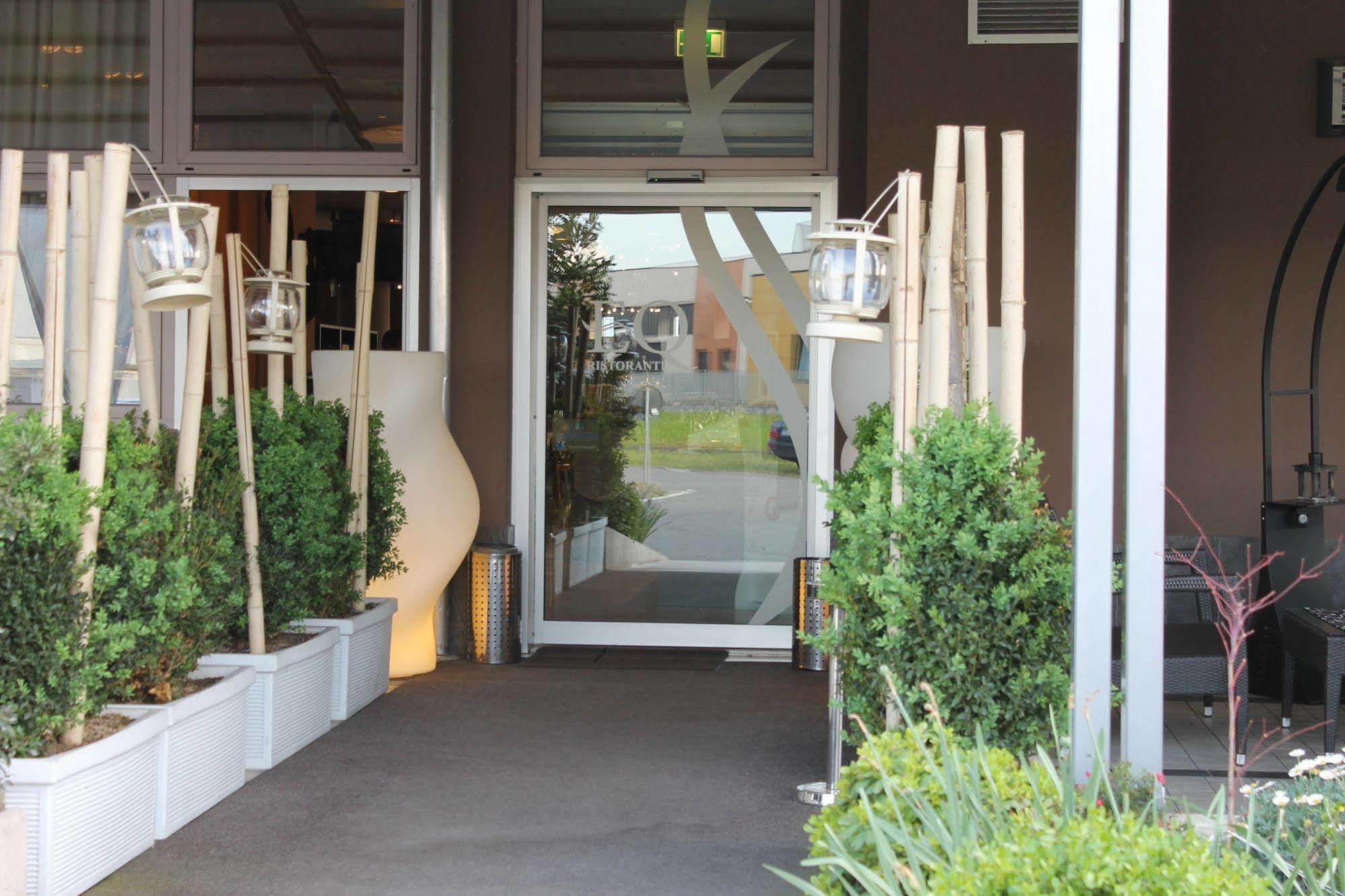Eq Hotel Travagliato Exterior foto